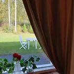 Family Deluxe - Sleep Well! Very Quiet Night - Queensize Good Quality Twinbed And Second Bedroom 2 Single Beds- Spacious 60m2 - Supermarket Prisma And Restaurang Only 200m - And Trail - Tea And Coffee - Towels Casa vacanze Savonlinna