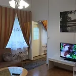 Casa vacanze Family Deluxe - Sleep Well! Very Quiet Night - Queensize Good Quality Twinbed And Second Bedroom 2 Single Beds- Spacious 60m2 - Supermarket Prisma And Restaurang Only 200m - And Trail - Tea And Coffee - Towels Savonlinna