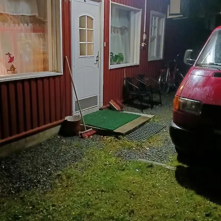 Semesterbostad Family Deluxe - Sleep Well! Very Quiet Night - Queensize Good Quality Twinbed And Second Bedroom 2 Single Beds- Spacious 60m2 - Supermarket Prisma And Restaurang Only 200m - And Trail - Tea And Coffee - Towels