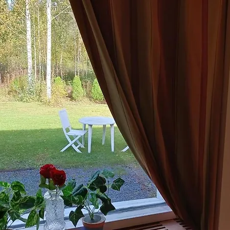 Family Deluxe - Sleep Well! Very Quiet Night - Queensize Good Quality Twinbed And Second Bedroom 2 Single Beds- Spacious 60m2 - Supermarket Prisma And Restaurang Only 200m - And Trail - Tea And Coffee - Towels Semesterbostad Nyslott