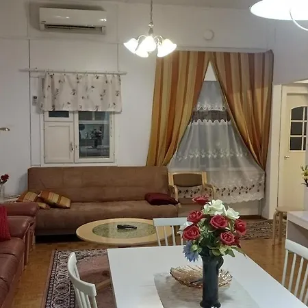 Semesterbostad Family Deluxe - Sleep Well! Very Quiet Night - Queensize Good Quality Twinbed And Second Bedroom 2 Single Beds- Spacious 60m2 - Supermarket Prisma And Restaurang Only 200m - And Trail - Tea And Coffee - Towels Nyslott