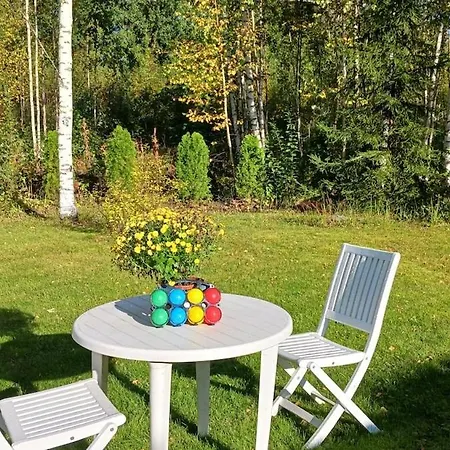 Family Deluxe - Sleep Well! Very Quiet Night - Queensize Good Quality Twinbed And Second Bedroom 2 Single Beds- Spacious 60m2 - Supermarket Prisma And Restaurang Only 200m - And Trail - Tea And Coffee - Towels Semesterbostad Nyslott