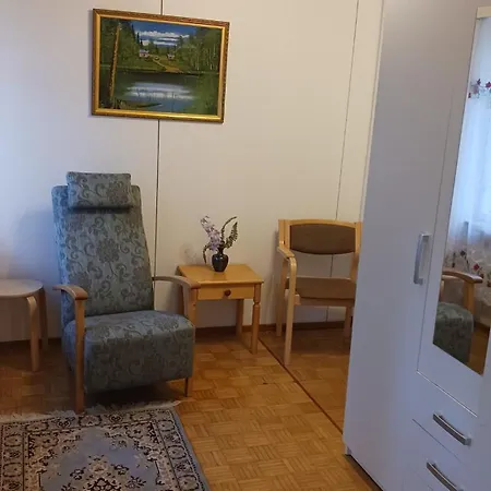 Semesterbostad Family Deluxe - Sleep Well! Very Quiet Night - Queensize Good Quality Twinbed And Second Bedroom 2 Single Beds- Spacious 60m2 - Supermarket Prisma And Restaurang Only 200m - And Trail - Tea And Coffee - Towels