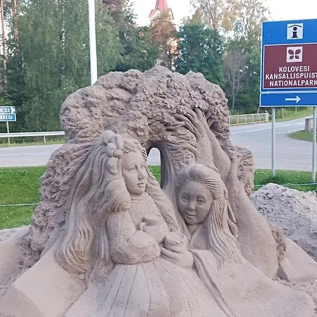 Semesterbostad Family Deluxe - Sleep Well! Very Quiet Night - Queensize Good Quality Twinbed And Second Bedroom 2 Single Beds- Spacious 60m2 - Supermarket Prisma And Restaurang Only 200m - And Trail - Tea And Coffee - Towels