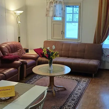 Family Deluxe - Sleep Well! Very Quiet Night - Queensize Good Quality Twinbed And Second Bedroom 2 Single Beds- Spacious 60m2 - Supermarket Prisma And Restaurang Only 200m - And Trail - Tea And Coffee - Towels بيت للعطل