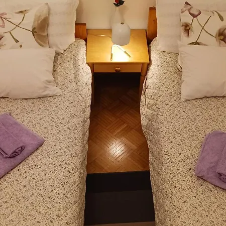 Family Deluxe - Sleep Well! Very Quiet Night - Queensize Good Quality Twinbed And Second Bedroom 2 Single Beds- Spacious 60m2 - Supermarket Prisma And Restaurang Only 200m - And Trail - Tea And Coffee - Towels بيت للعطل *