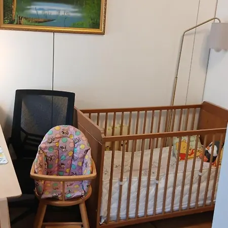 Family Deluxe - Sleep Well! Very Quiet Night - Queensize Good Quality Twinbed And Second Bedroom 2 Single Beds- Spacious 60m2 - Supermarket Prisma And Restaurang Only 200m - And Trail - Tea And Coffee - Towels بيت للعطل *