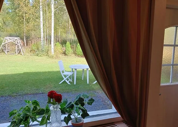 Family Deluxe - Sleep Well! Very Quiet Night - Queensize Good Quality Twinbed And Second Bedroom 2 Single Beds- Spacious 60m2 - Supermarket Prisma And Restaurang Only 200m - And Trail - Tea And Coffee - Towels Сasa de vacaciones Savonlinna