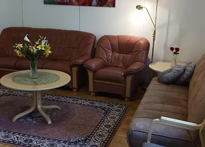 Family Deluxe - Sleep Well! Very Quiet Night - Queensize Good Quality Twinbed And Second Bedroom 2 Single Beds- Spacious 60m2 - Supermarket Prisma And Restaurang Only 200m - And Trail - Tea And Coffee - Towels סאבונלינה