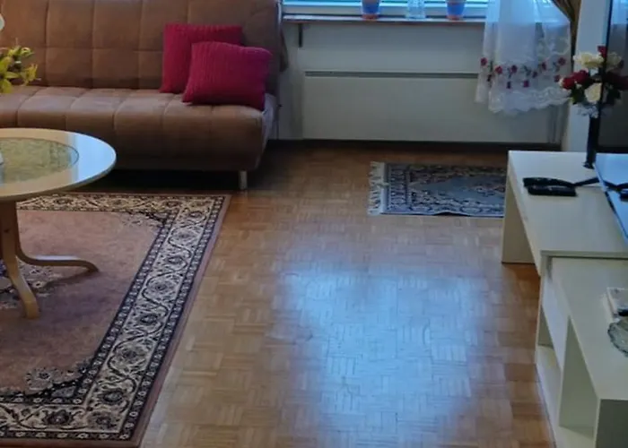 Family Deluxe - Sleep Well! Very Quiet Night - Queensize Good Quality Twinbed And Second Bedroom 2 Single Beds- Spacious 60m2 - Supermarket Prisma And Restaurang Only 200m - And Trail - Tea And Coffee - Towels