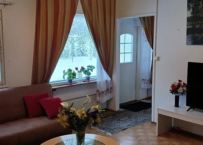 Family Deluxe - Sleep Well! Very Quiet Night - Queensize Good Quality Twinbed And Second Bedroom 2 Single Beds- Spacious 60m2 - Supermarket Prisma And Restaurang Only 200m - And Trail - Tea And Coffee - Towels