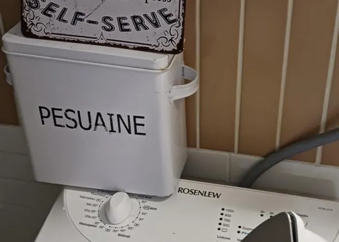 Family Deluxe - Sleep Well! Very Quiet Night - Queensize Good Quality Twinbed And Second Bedroom 2 Single Beds- Spacious 60m2 - Supermarket Prisma And Restaurang Only 200m - And Trail - Tea And Coffee - Towels